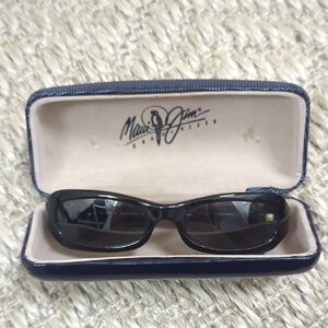 Maui Jim Black Sunglasses with Case
